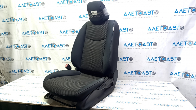 Водительское сидение Nissan Leaf 13-17 без airbag, подогрев, ткань черное, механическое