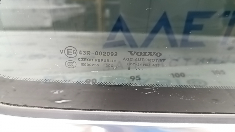 Хромированная рамка форточки с дефектами для Volvo XC90 16-22