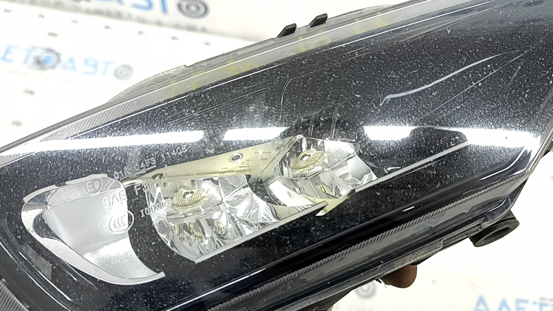 Противотуманная фара птф правая Volvo XC90 16-25 LED, песок