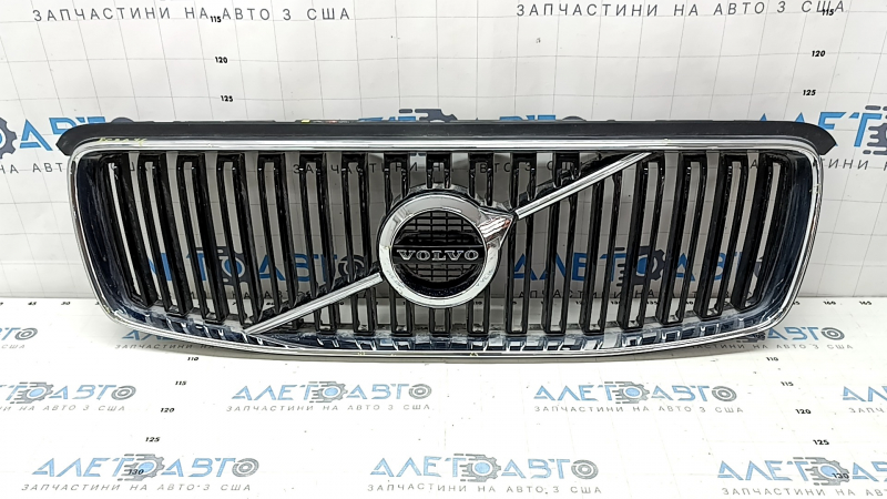 Решетка радиатора grill со значком Volvo XC90 16-19 черная, обрамление хром, без камеры, песок