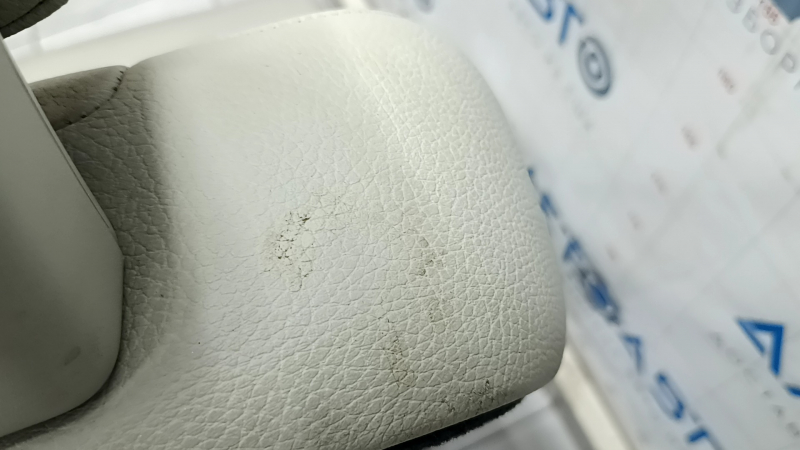 Заднее сидение левое Volvo XC90 16-22 кожа серая под 3 ряда, под химчистку, царапины на подголовнике