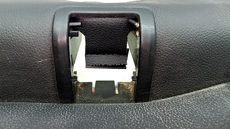 Подушка заднего сидения 2 ряд BMW X5 G05 19-22 под 2 ряда, кожа черная, под чистку, вмятины, нет заглушки под детское кресло