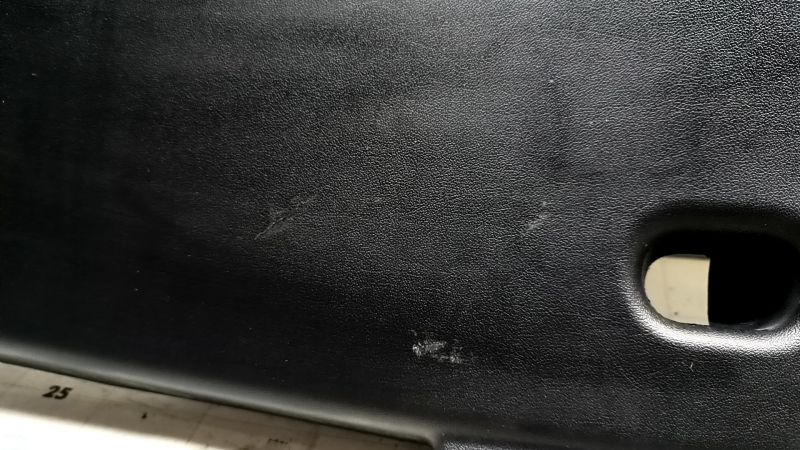 Обшивка крышки багажника нижняя Tesla Model 3 18-23 черн, царапины