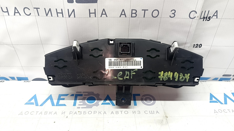 Щиток приборов верхний Nissan Leaf 11-12 царапины