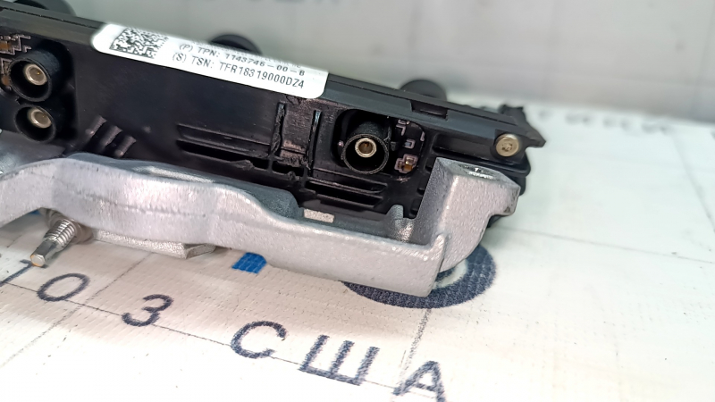 Камера передняя Tesla Model 3 18-23 на лобовом, с креплением