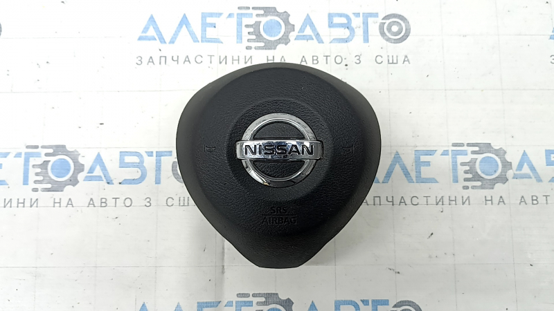 Подушка безопасности airbag в руль водительская Nissan Rogue 17-20 черная, царапины, ржавый пиропатрон