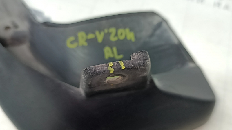 Брызговик задний левый Honda CRV 17-22 структура, трещина в креплении
