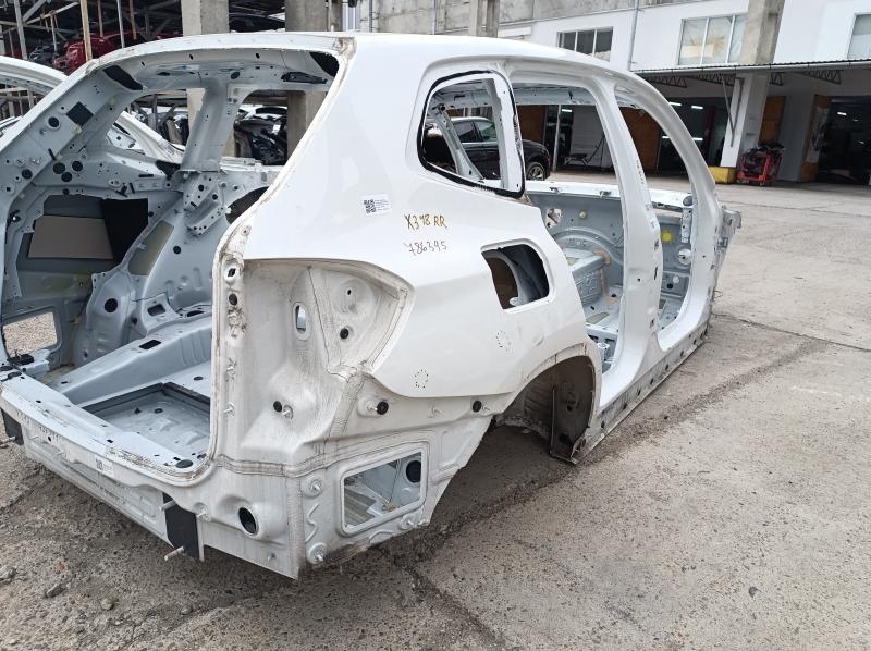 Четверть крыло задняя правая BMW X3 G01 18-24 на кузове, белая, тычка, вмятинка