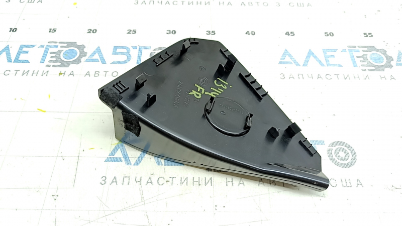 Накладка торпеды боковая правая BMW i3 14-21 черная
