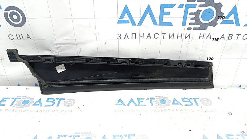 Накладка двери боковая передняя правая Ford Escape MK3 13-19 черный глянец, царапины