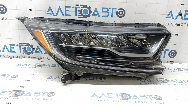Фара передняя правая Honda CRV 17-22 LED, сломаны крепления молдинга