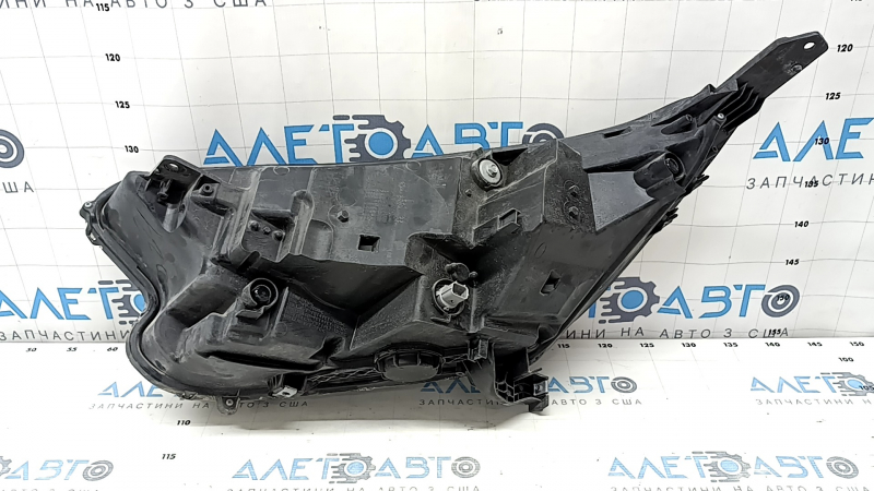Фара передняя правая Honda CRV 17-22 LED, сломаны крепления молдинга