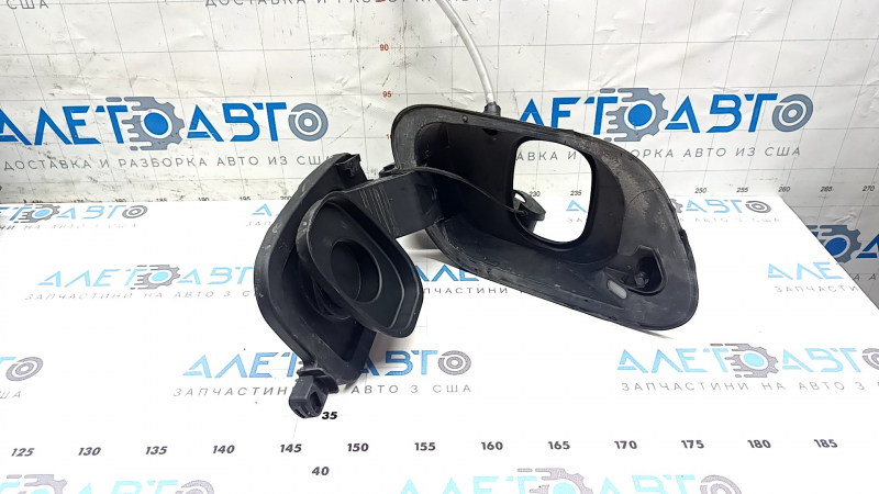 Корпус порта зарядки Volkswagen ID.4 23-26 с замком, сломаны крепления