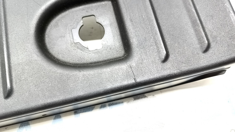Накладка проема багажника BMW i3 14-21 черная, царапины