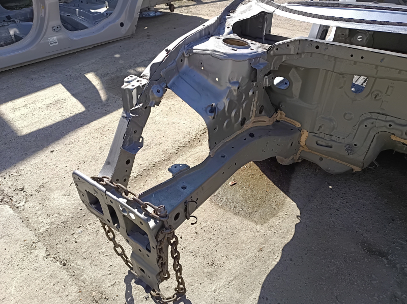 Четверть передняя правая Honda Insight 19-22 на кузове, серебро