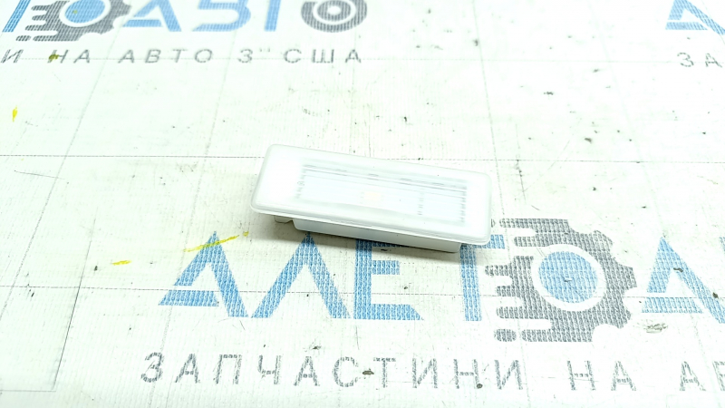 Плафон освещения багажника BMW i3 14-21