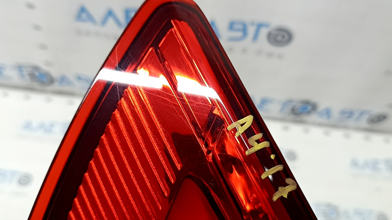 Фонарь внешний крыло левый Audi A4 B9 17-17 седан LED, царапины