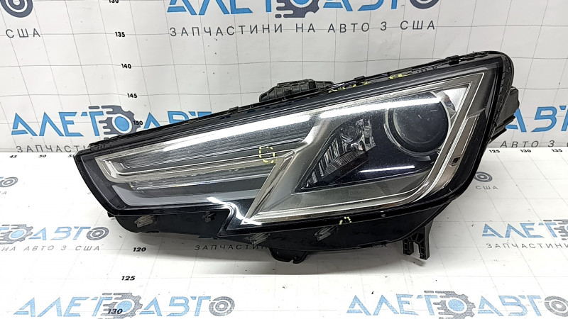 Фара передняя левая в сборе Audi A4 B9 17-19 ксенон+LED, песок