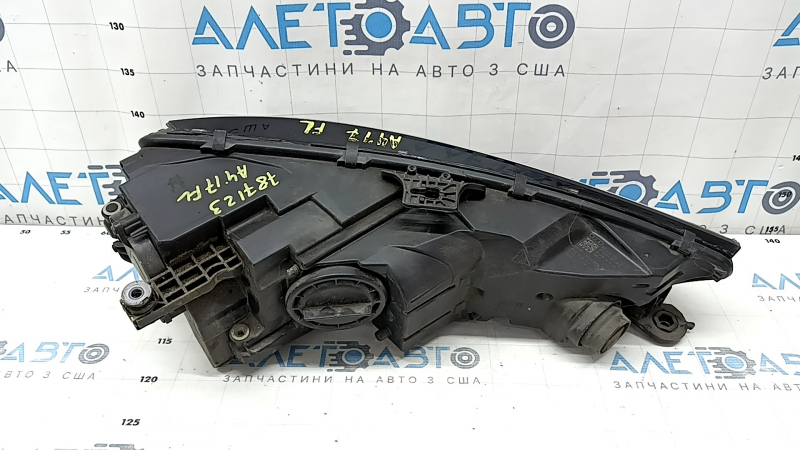 Фара передняя левая в сборе Audi A4 B9 17-19 ксенон+LED, песок