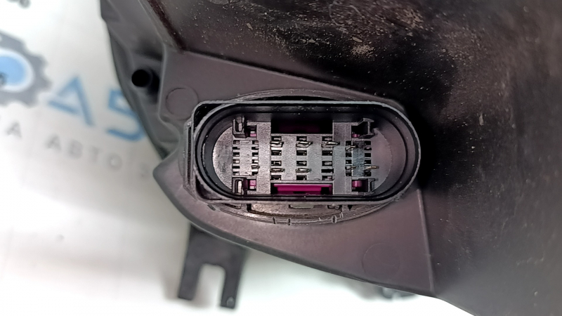 Фара передняя левая в сборе Audi A4 B9 17-19 ксенон+LED, песок