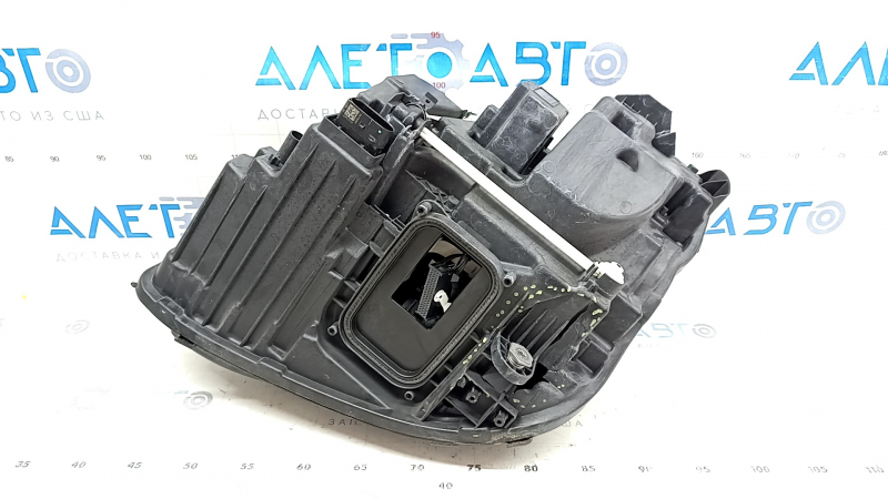 Фара передняя правая Mercedes W213 E 17-19 LED, без блока, сломан корпус, сломано крепление