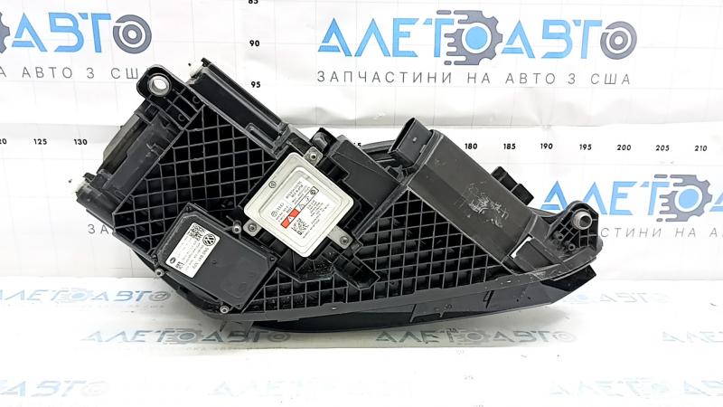 Фара передняя левая VW Tiguan 12-18 в сборе рест ксенон + led, царапина
