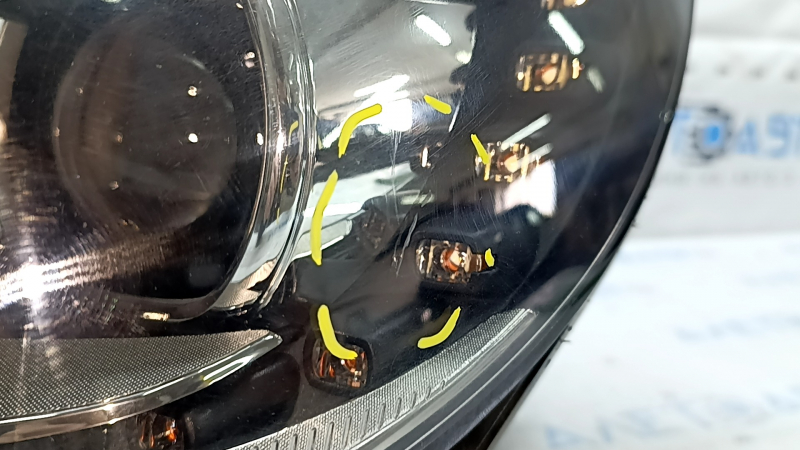 Фара передняя левая VW Tiguan 12-18 в сборе рест ксенон + led, царапина