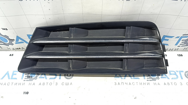 Решетка переднего бампера левая Audi A4 B9 17-17 без радара, хром, песок