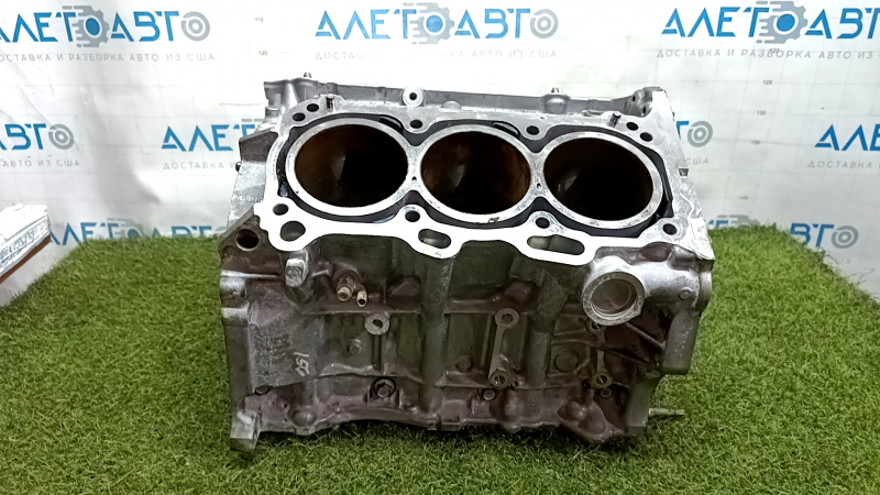 Блок цилиндров Toyota, вид с обратной стороны, для расточки и гильзовки.