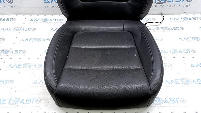 Обшивка водительского сиденья VW Tiguan 09-17 кожа черная, с подогревом, под чистку