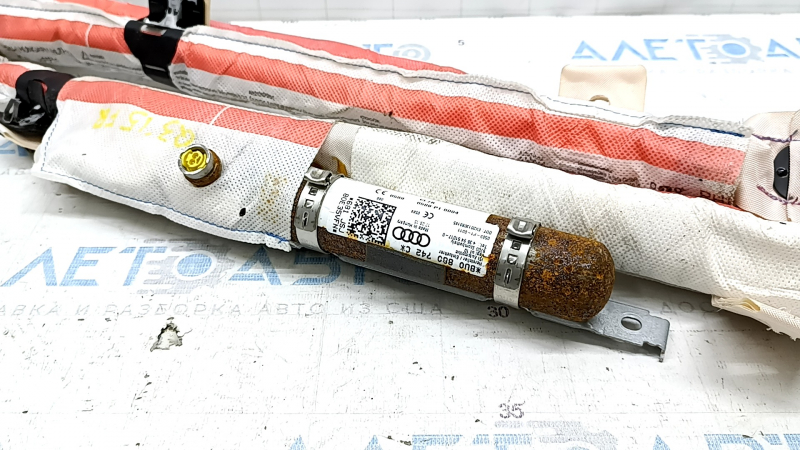 Боковая шторка airbag правая Audi Q3 8U с видимыми повреждениями
