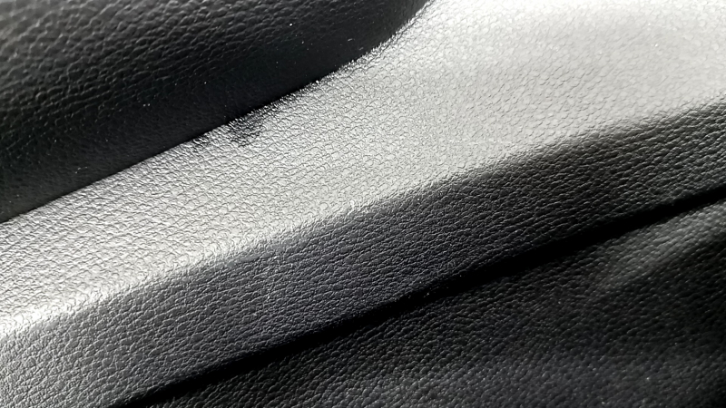 Обшивка двери карточка передняя левая в сборе BMW X3 F25 11-17 кожа черная, подлокотник и вставка кода черная, молдинг Anthracite, царапины, надломана ручка