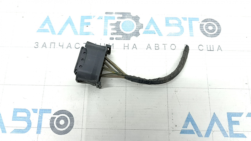 Фишка фары правая BMW X3 F25 15-17 галоген
