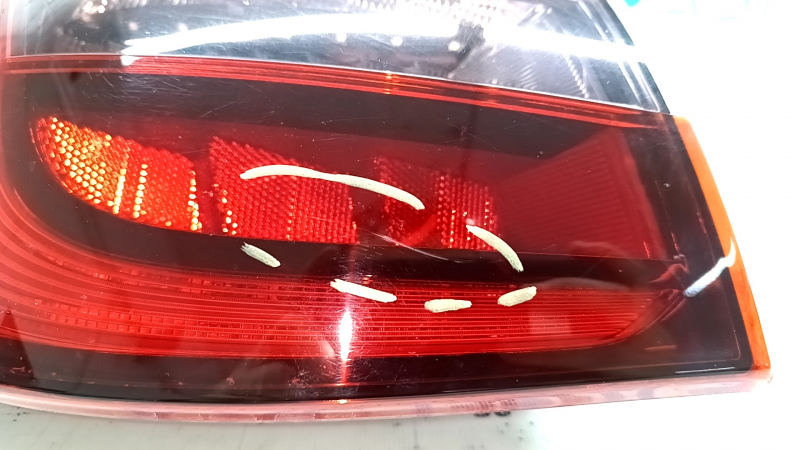 Фонарь внешний крыло левый Infiniti Q50 18-24 царапины