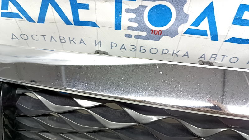 Решетка радиатора grill Infiniti Q50 18-20 со значком, песок