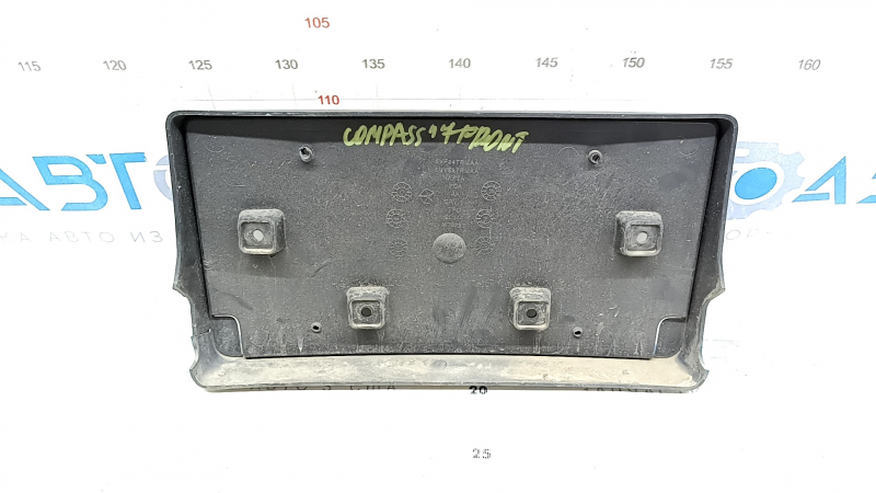 Площадка номерного знака передняя Jeep Compass 17-21 трещина