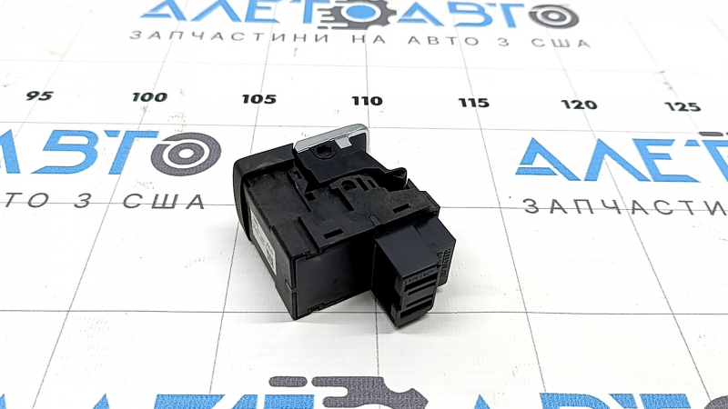 Кнопка паркинга Audi Q3 8U 15-18