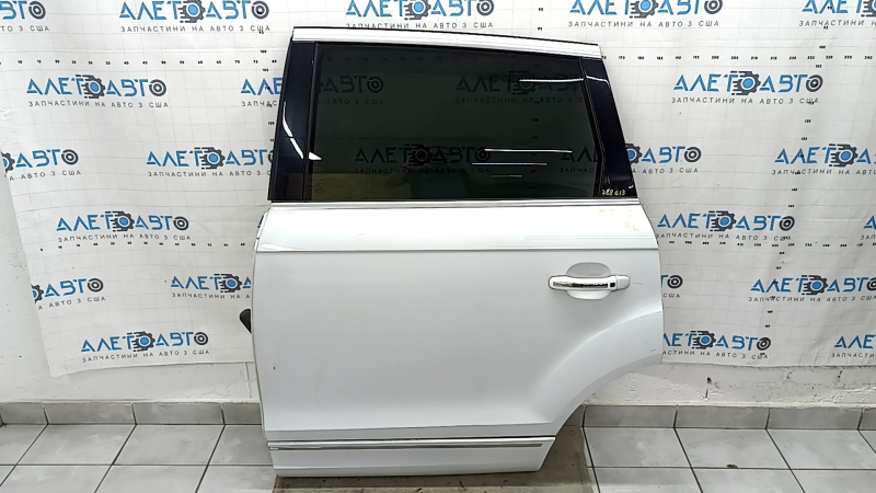 Дверь в сборе задняя левая Audi Q7 4L 10-15 keyless, тонировка, белый LS9R, тычка, царапины на стекле