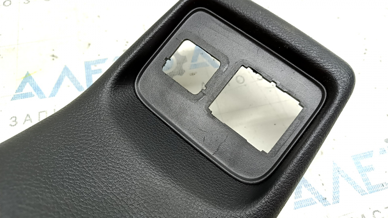 Накладка центральной консоли задняя Jeep Compass 17-21 черная, с дефлектором, царапины