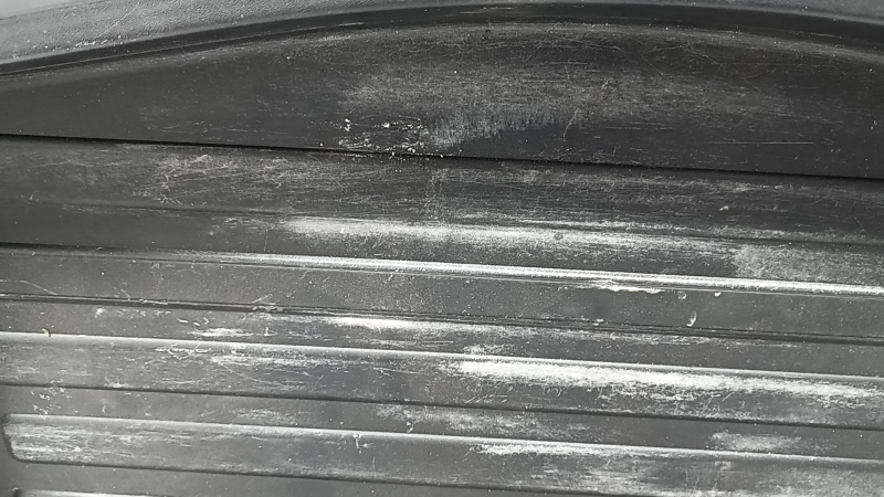 Поддон багажника Audi Q7 4L 10-15 потерт