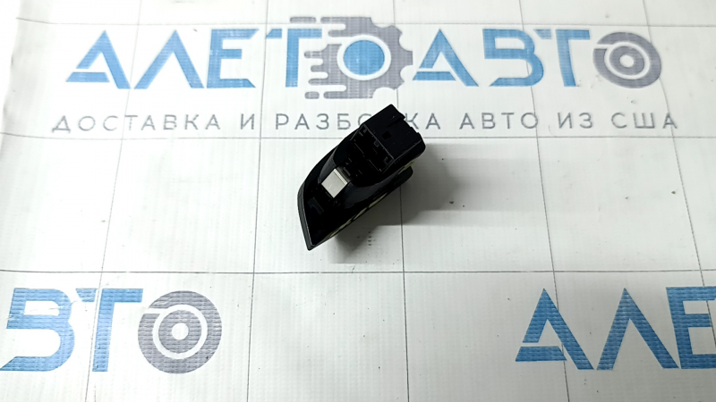 Кнопка центрального замка двери задней левой Audi Q7 4L 10-15 черная