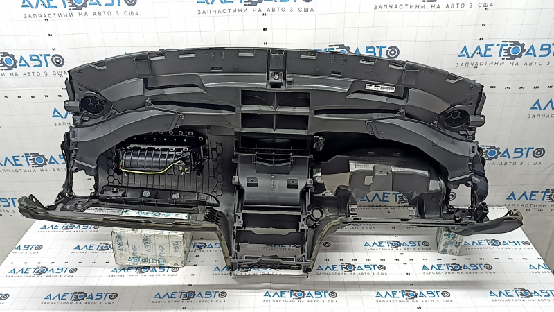 Торпедо передняя панель с AIRBAG Audi Q7 4L 10-15 черная, царапины