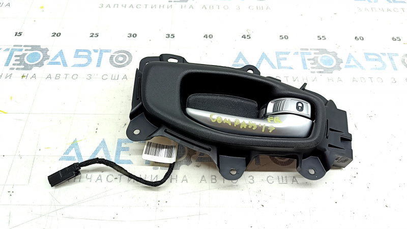 Ручка двери внутренняя передняя правая Jeep Compass 17-20 черная, с подсветкой
