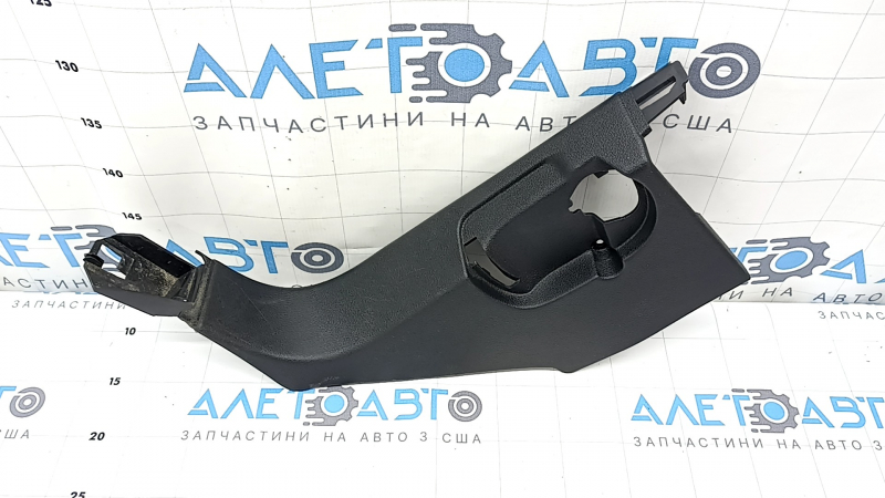 Накладка передней стойки левая нижняя Audi Q7 4L 10-15 черная, потерта