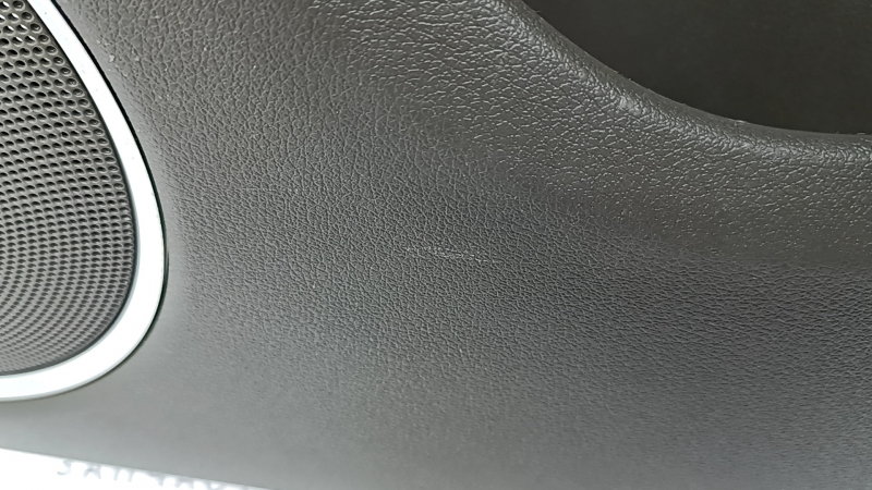 Обшивка двери карточка передняя правая в сборе Audi Q5 8R 09-17 бежевый truffelbeige с беж вставкой кожа, подлокотник кожа, молдинг под дерево глянец, Premium Plus, Bang and Olufsen, слом креп, царапины