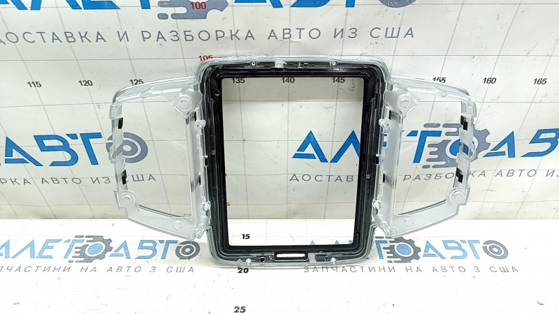 Накладка передней панели обрамление монитора Volvo XC90 16-25 черный глянец, царапины, тычки