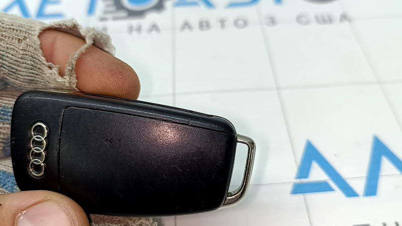 Ключ Audi Q7 4L 10-15 4 кнопки, тычки, облез хром