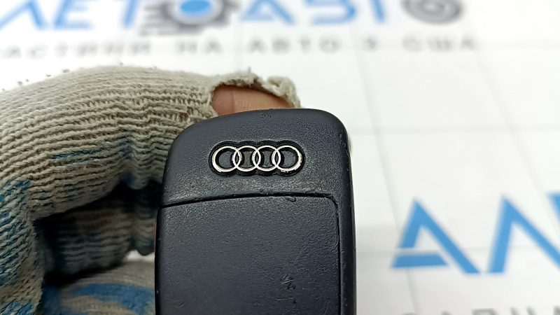 Ключ Audi Q7 4L 10-15 4 кнопки, тычки, облез хром