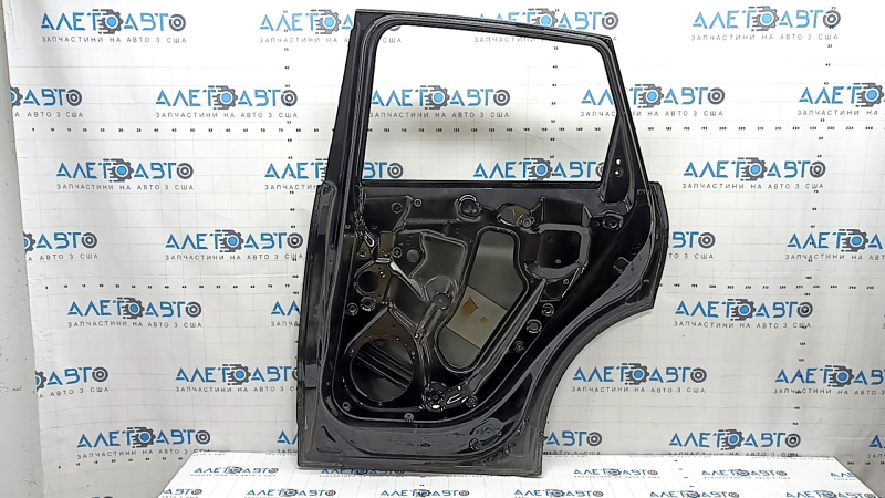 Дверь голая задняя правая Audi Q5 8R 09-17 черный LY9T, тычка, замят угол
