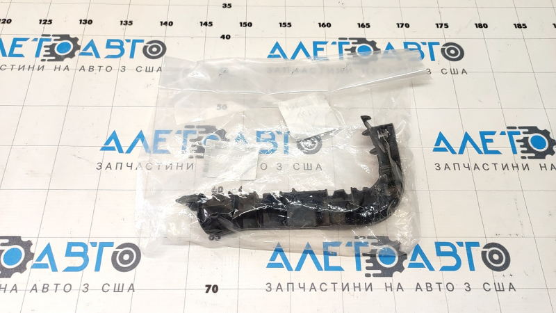 Крепление переднего бампера крыло правое Audi A3 8V 15-20